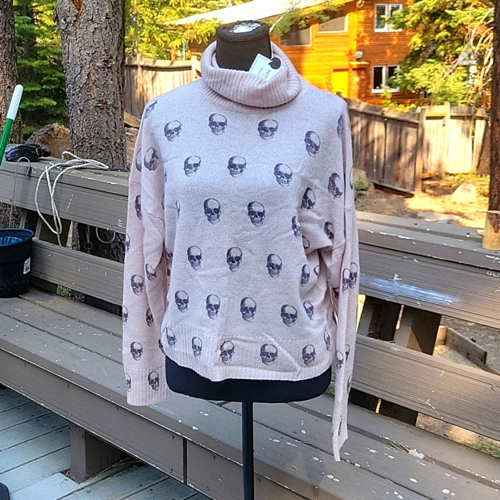 NwT skull 360 Cashmere S